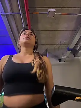 SaraParisi online show from 11.13.25