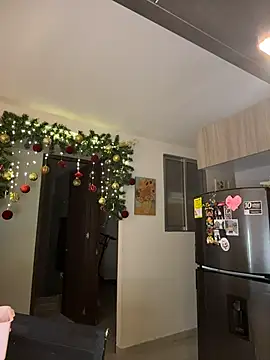 SaraParisi online show from 11.24.25