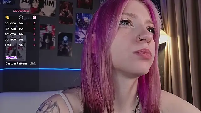 Snapshot of arielabradberry chatting on 06.23.26 arielabradberry online show from 06.23.26