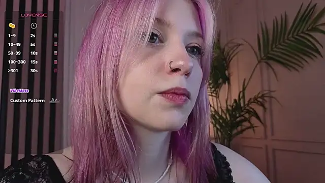 Snapshot of arielabradberry chatting on 07.05.26 arielabradberry online show from 07.05.26