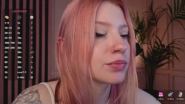 Snapshot of arielabradberry chatting on 07.28.26 arielabradberry online show from 07.28.26