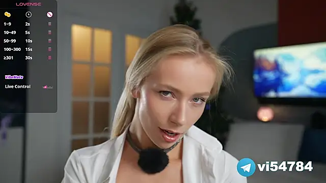 Snapshot of Vika54784 chatting on 12.30.24 Vika54784 online show from 12.30.24