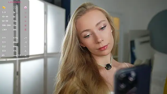 Snapshot of Vika54784 chatting on 02.16.25 Vika54784 online show from 02.16.25