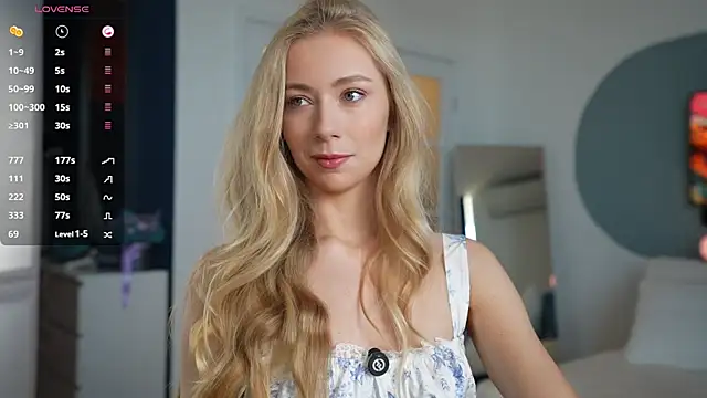 Snapshot of Vika54784 chatting on 03.09.25 Vika54784 online show from 03.09.25