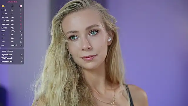 Snapshot of Vika54784 chatting on 09.29.25 Vika54784 online show from 09.29.25