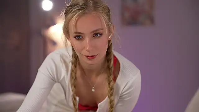 Snapshot of Vika54784 chatting on 11.07.25 Vika54784 online show from 11.07.25