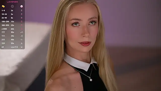 Snapshot of Vika54784 chatting on 11.22.25 Vika54784 online show from 11.22.25