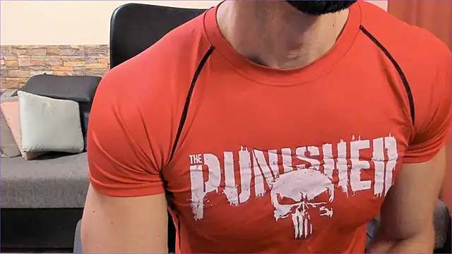 Snapshot of HotHunkTrainer chatting on 11.16.25 HotHunkTrainer online show from 11.16.25