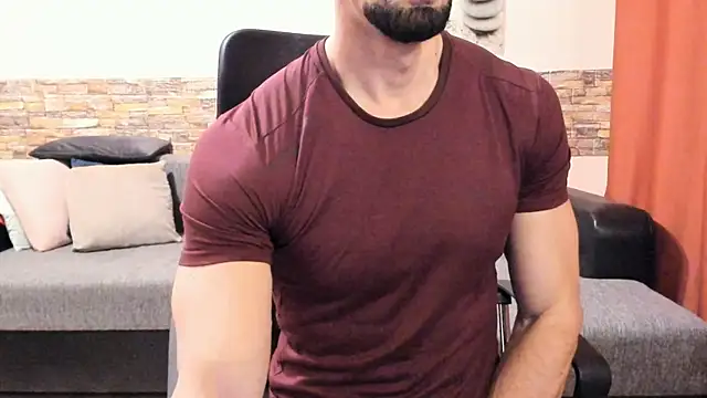 Snapshot of HotHunkTrainer chatting on 12.02.25 HotHunkTrainer online show from 12.02.25