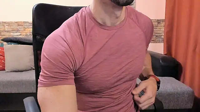 Snapshot of HotHunkTrainer chatting on 02.28.26 HotHunkTrainer online show from 02.28.26