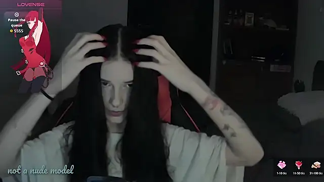 Snapshot of Miya_Dream_UKR chatting on 11.23.25 Miya Dream UKR online show from 11.23.25