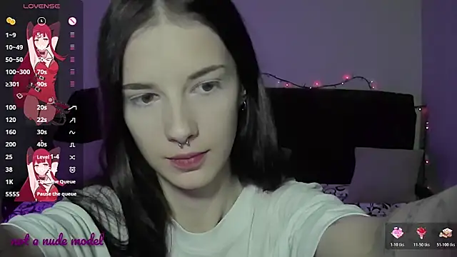 Snapshot of Miya_Dream_UKR chatting on 12.19.25 Miya Dream UKR online show from 12.19.25