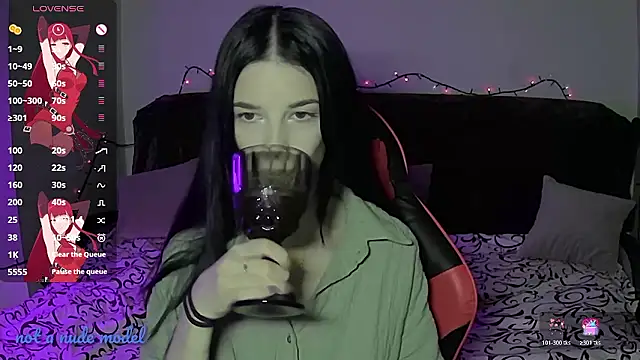 Snapshot of Miya_Dream_UKR chatting on 01.11.26 Miya Dream UKR online show from 01.11.26