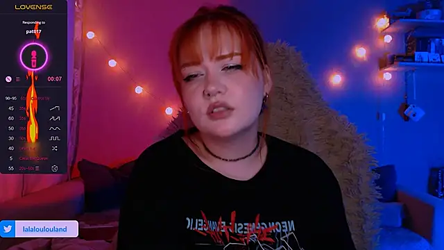 Snapshot of lala_loulou_land chatting on 01.11.25 lala loulou land online show from 01.11.25