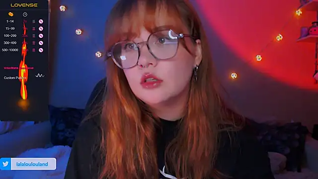 Snapshot of lala_loulou_land chatting on 09.21.25 lala loulou land online show from 09.21.25