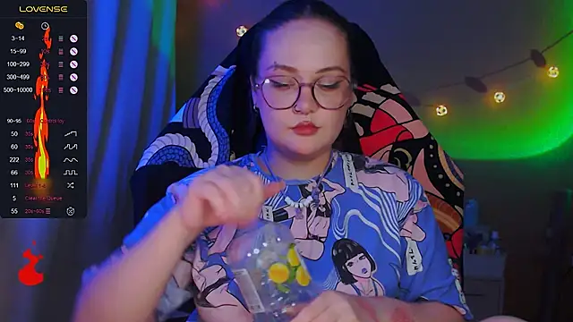 Snapshot of lala_loulou_land chatting on 11.09.25 lala loulou land online show from 11.09.25