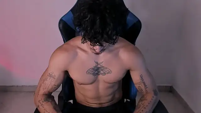 Snapshot of Thomas_Fit1 chatting on 06.23.26 Thomas Fit1 online show from 06.23.26