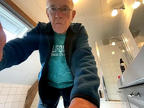 Snapshot of martxxxxx chatting on 09.13.25 martxxxxx online show from 09.13.25