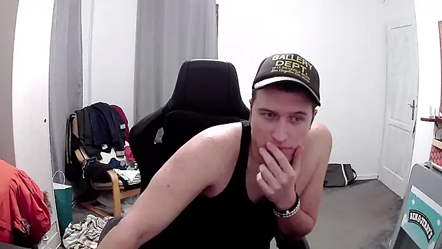 Snapshot of PKrisztian chatting on 04.20.26 PKrisztian online show from 04.20.26