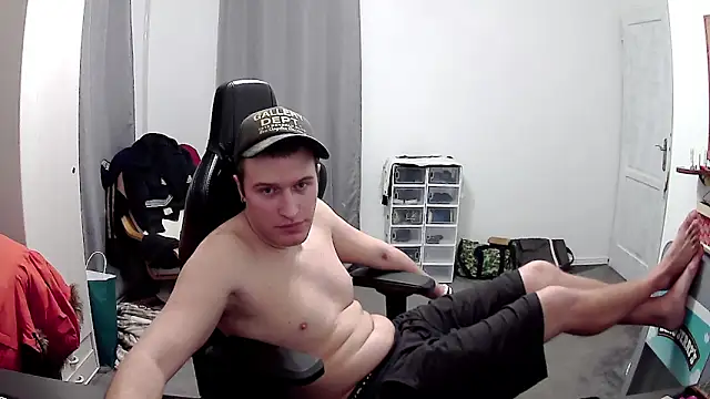 Snapshot of PKrisztian chatting on 04.25.26 PKrisztian online show from 04.25.26