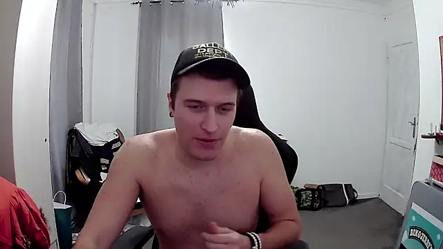 Snapshot of PKrisztian chatting on 04.30.26 PKrisztian online show from 04.30.26