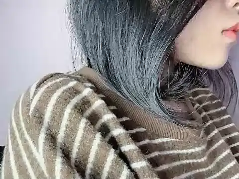 Snapshot of Baenee chatting on 12.02.25 Baenee online show from 12.02.25