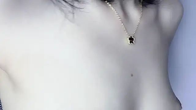 Snapshot of Baenee chatting on 12.22.25 Baenee online show from 12.22.25