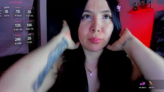 Snapshot of AilynRed chatting on 07.30.26 AilynRed online show from 07.30.26