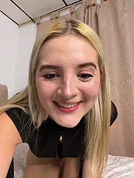Snapshot of Maia_Collins chatting on 06.04.26 Maia Collins online show from 06.04.26