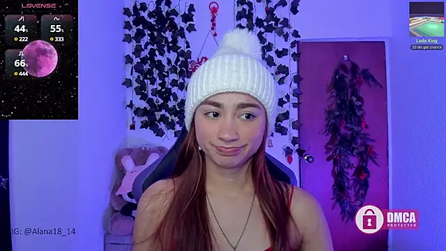 Snapshot of Alana_Pherson chatting on 12.30.24 Alana Pherson online show from 12.30.24