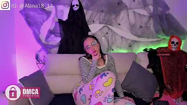 Snapshot of Alana_Pherson chatting on 10.05.25 Alana Pherson online show from 10.05.25