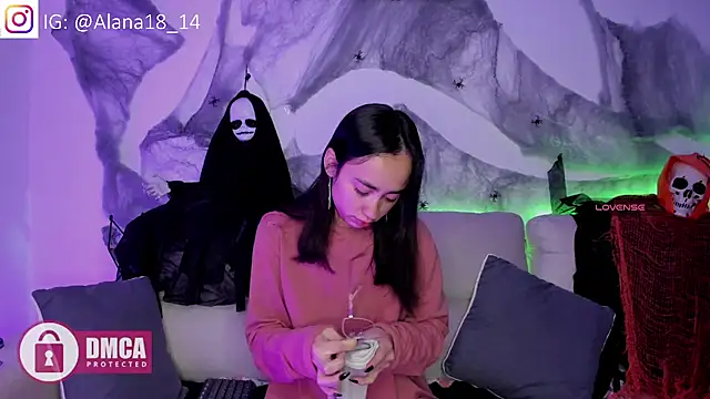 Snapshot of Alana_Pherson chatting on 10.10.25 Alana Pherson online show from 10.10.25