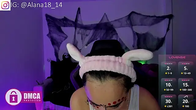 Snapshot of Alana_Pherson chatting on 10.28.25 Alana Pherson online show from 10.28.25