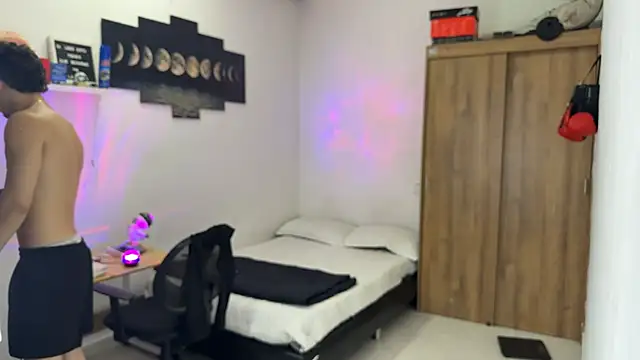 Snapshot of Kisan_Smith chatting on 11.12.25 Kisan Smith online show from 11.12.25