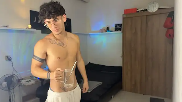 Snapshot of Kisan_Smith chatting on 02.19.26 Kisan Smith online show from 02.19.26