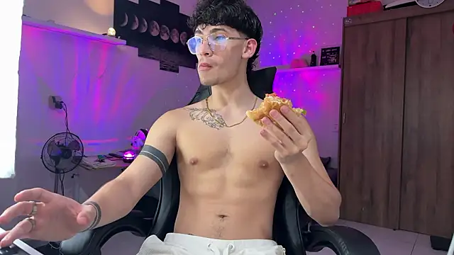 Snapshot of Kisan_Smith chatting on 03.06.26 Kisan Smith online show from 03.06.26