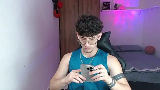 Snapshot of Kisan_Smith chatting on 03.12.26 Kisan Smith online show from 03.12.26