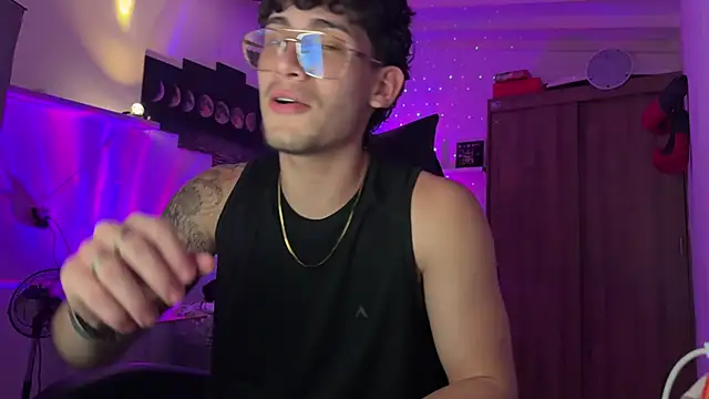 Snapshot of Kisan_Smith chatting on 03.18.26 Kisan Smith online show from 03.18.26