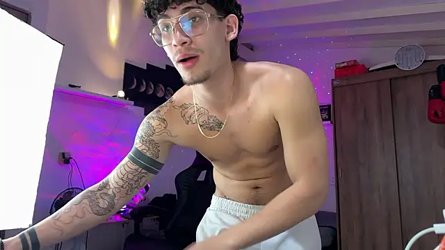 Snapshot of Kisan_Smith chatting on 03.19.26 Kisan Smith online show from 03.19.26