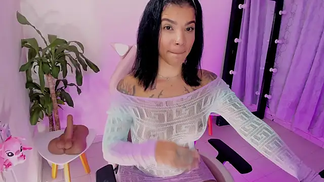 EmmaRusellx online show from 04.27.26