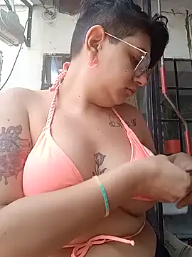 Snapshot of ConeNella chatting on 12.26.24 ConeNella online show from 12.26.24