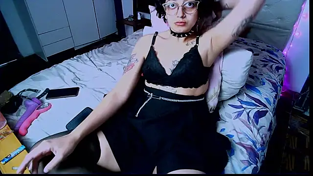 Snapshot of ConeNella chatting on 10.10.25 ConeNella online show from 10.10.25