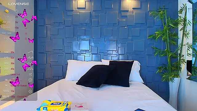 EmmilyCollson online show from 12.17.24