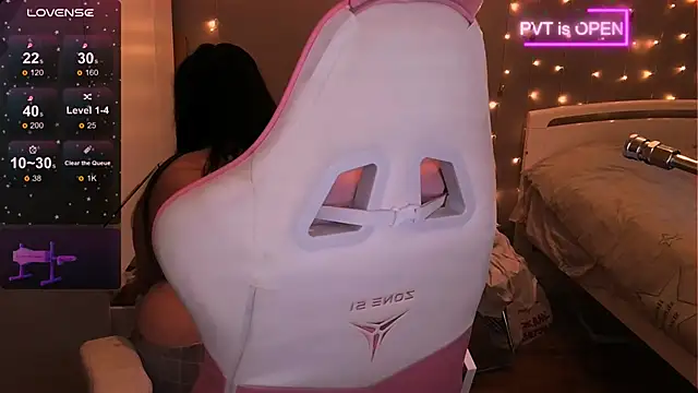 Snapshot of og_maddison chatting on 02.24.25 og maddison online show from 02.24.25