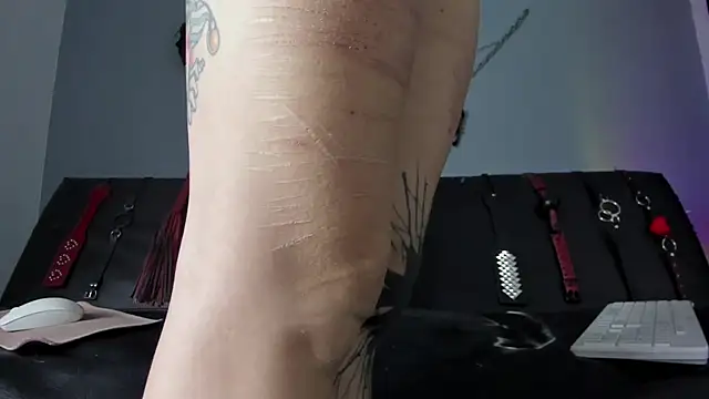 Snapshot of K_Intraven0us chatting on 01.10.26 K Intraven0us online show from 01.10.26