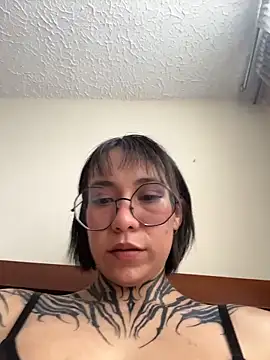 Snapshot of K_Intraven0us chatting on 02.09.26 K Intraven0us online show from 02.09.26