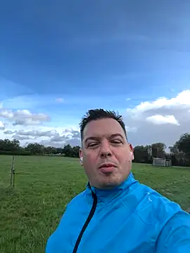 Jose HotLatino online show from 10.22.25