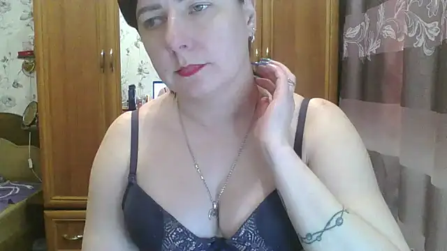 SophieNightAh online show from 02.13.25