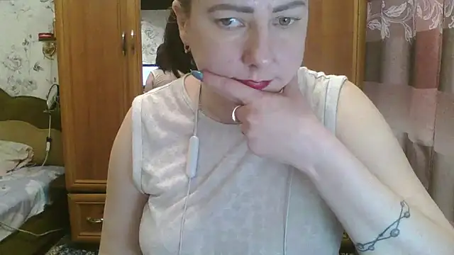 SophieNightAh online show from 02.19.25