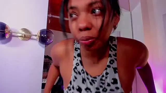 Snapshot of lia_mariana chatting on 01.08.25 lia mariana online show from 01.08.25